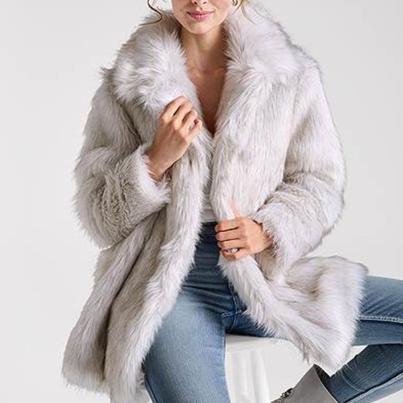 VENUS Jackets & Blazers - ⭐️Host Pick⭐️ Gorgeous Faux Fur Coat - Never Worn, size XL